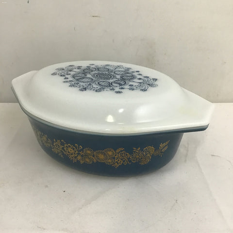 Vintage Pyrex "Blue Doily" 1.5QT Casserole Dish