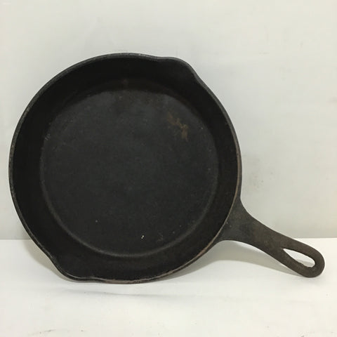 Vintage #8 Cast Iron Skillet