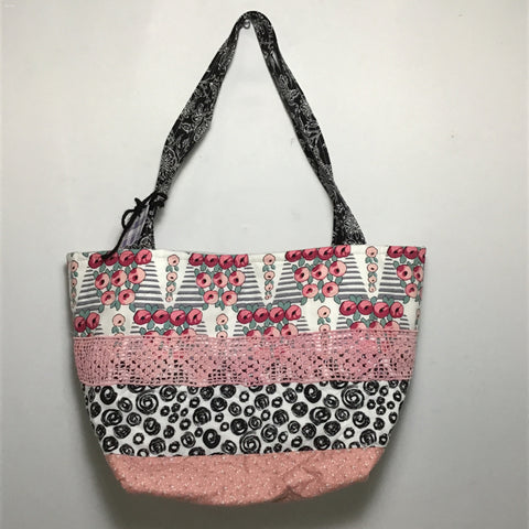 Adriana Cárdenas B. Handmade "Rosa Crochet" Quilted Bag