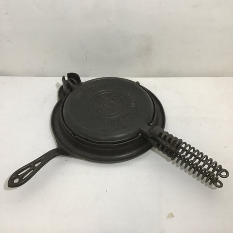 Vintage Griswold #8 Cast Iron Waffle Iron