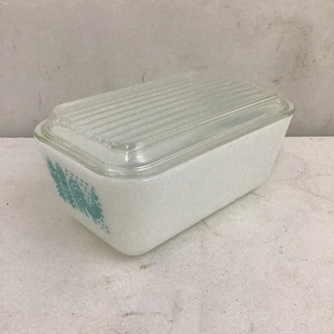 Vintage Pyrex 1.5pt "Butterprint" Refrigerator Dish