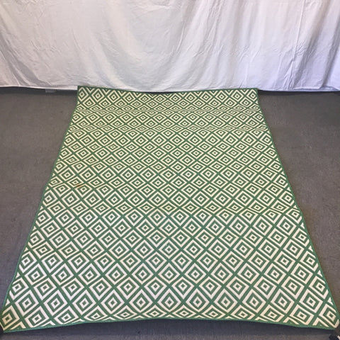 Modern Green & White 5x7 Indoor/Outdoor Area Rug