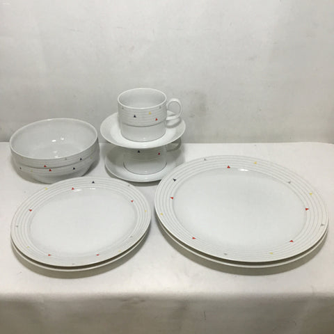 Modern Studio Nova 10pc Service for 2 White "Primary Pyramid" Dish Set