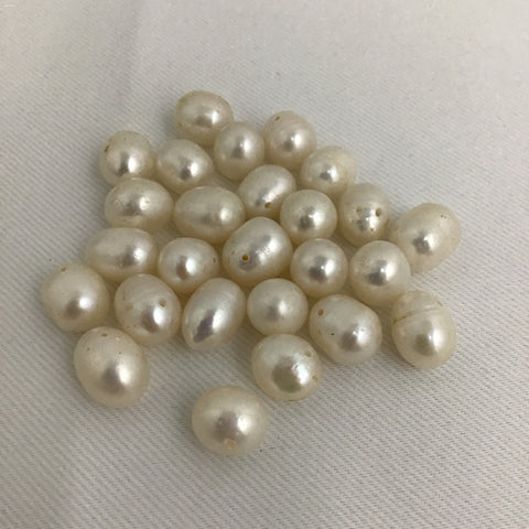 26pc White Freshwater Pearl 5-7mm Beads