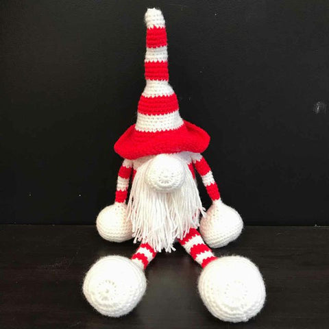 Mama Hatsy Medium Red & White Crochet Gnome