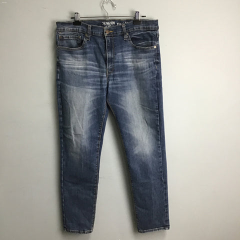 Levi's Medium Wash Blue Jeans